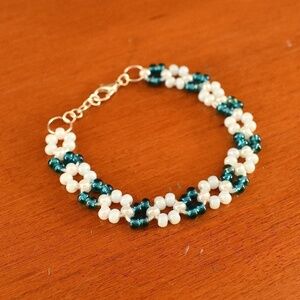 2/$20 Cream and Turquoise Beaded Bracelet
